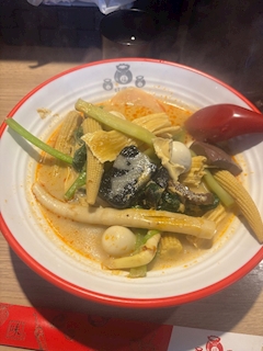 三鷹 真綺