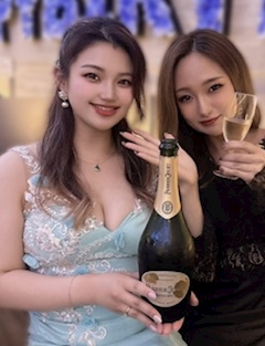 ひな🐥「✨今週もよろしくお願いします🥂✨」