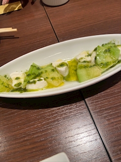 よな「モッツァレラメロン🍈」