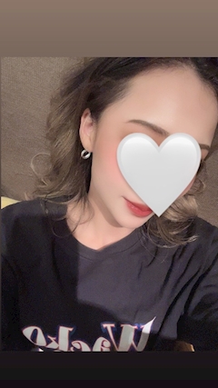 菜那「出勤情報載せました🪭🪈」