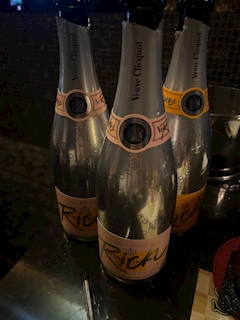 さり「🥂」