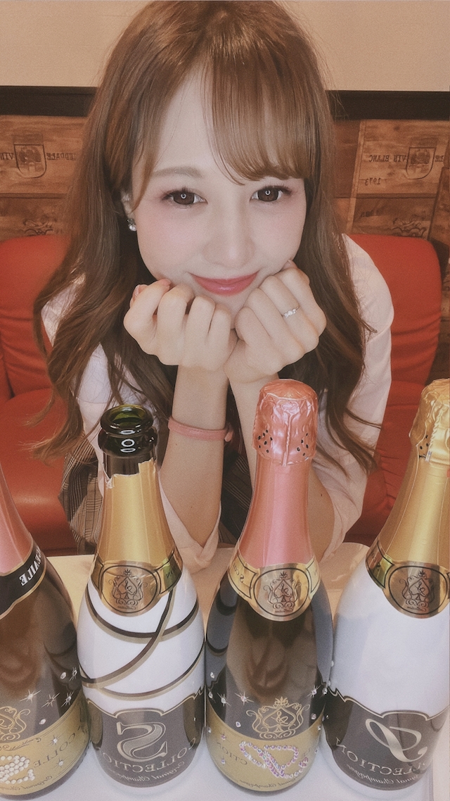プロフィール写真3・💜💛💚💙❤まりな(昼)💜💛💚💙❤｜梅田 キャバクラ・制服collection