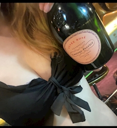 プロフィール写真3・蛙吹梅雨｜名古屋 コンカフェ・でらでらガールズ 錦