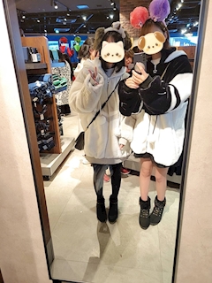華咲みゆ「ユニバ🌎写真📷と19:00出勤❣️」
