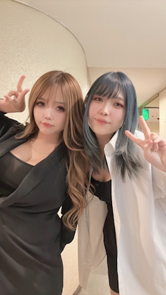 しの「こんばんは👀」