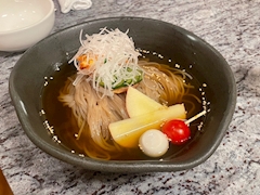 みな