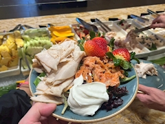 たまき 店長【横浜 関内 まかろん】「ビュッフェで大満足＆短時間勤務OK！」