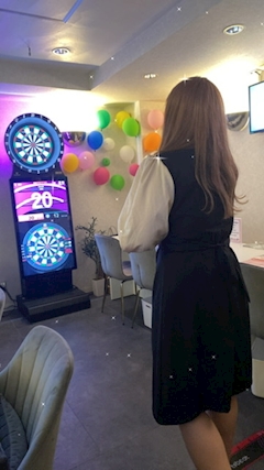 なごみ【まかろん💜関内】「ダーツ対決🎯」