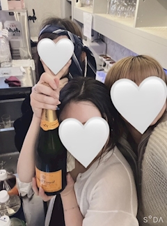 なごみ【まかろん💜関内】「ヴーヴさん🍾🍾✨」
