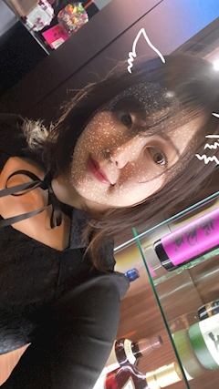 あや「写真の写り方がよくわからない😭」