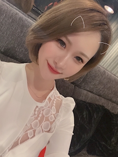 和田あおい「眉毛脱色中」