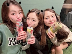 りあ「🤍🤍🤍」