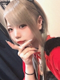 茜