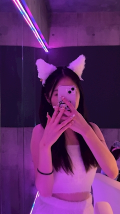 めい「にゃん🤍🤍」