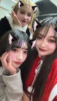 あみ「仲良しPhoto😆🤍💙」