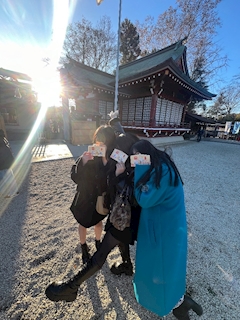 あみ「仲良しPhoto😆🤍💙」