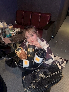 プロフィール写真8・あみ｜Girl's Bar BiBi・ビビ - 八王子のガールズバー