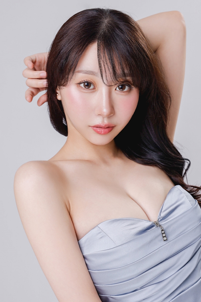 花乃 あかり BARCELONA Leicester