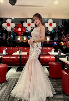 プロフィール写真6・HARUMI｜club 花水木・ハナミズキ - 名古屋 栄のインターナショナルパブ