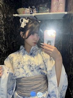 ナナミ「こんやっぴー‼️今日も元気に出勤してるよー︎🌟」