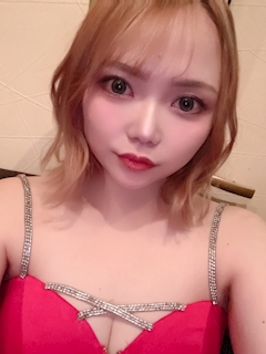 あやみ🍓「\[♡_♡]/」