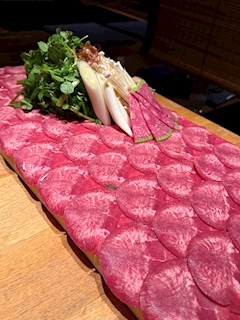 東 ゆかり