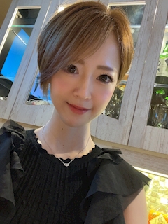 プロフィール写真3・あさみママ｜VOYAGE KOBE・ボヤージュ - 三宮のスナック