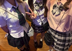 成葉　らむ「制服イベ土曜日まで❕」