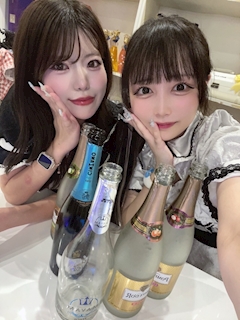 りず🎀 ̖́-‬「🤩」