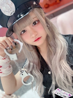 みゅう「👮🏻🚓🚨🖤」