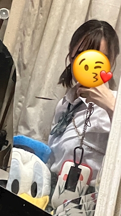 こと「制服を着たよっ」