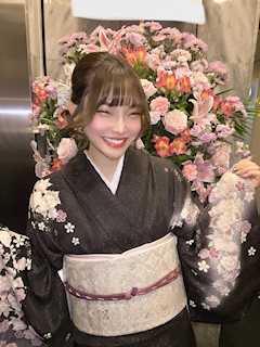 プロフィール写真6・愛原なみ|新橋キャバクラ キング・アンド・クイーン