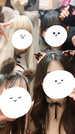 みゆ店長「🐈‍⬛🖤🐰🤍」