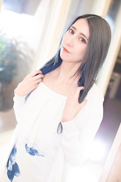 プロフィール写真11・りり｜CLUB 菜の花・ナノハナ - 四国中央市のキャバクラ