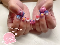 小鳥ママ「タコピーネイルしたよ🐙」