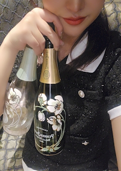 プロフィール写真2・桃崎りりあ|楽GAKU 金山本店・ガク - 名古屋 金山の熟女パブ/熟女キャバクラ