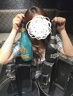 プロフィール写真7・桃崎りりあ|楽GAKU 金山本店・ガク - 名古屋 金山の熟女パブ/熟女キャバクラ