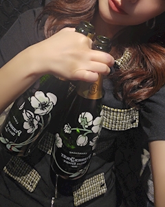 プロフィール写真3・桃崎りりあ|楽GAKU 金山本店・ガク - 名古屋 金山の熟女パブ/熟女キャバクラ