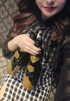 プロフィール写真4・桃崎りりあ|楽GAKU 金山本店・ガク - 名古屋 金山の熟女パブ/熟女キャバクラ