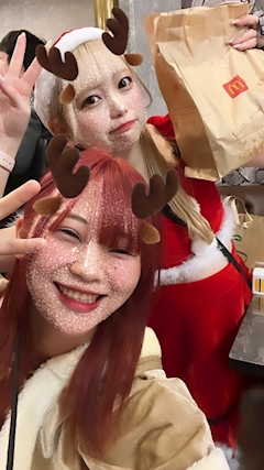 さく 推し推せっ！「お店の女の子達と🎀👩‍❤️‍👩」