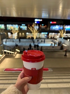 ひまり「🧋🥤」