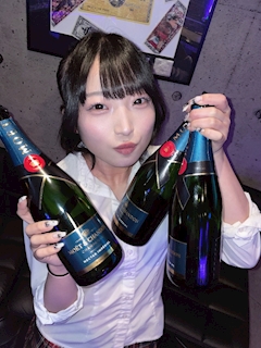 🎀 みあ 🎀「🎀みあろぐ vol.2.1 ①🐈‍⬛⟡.·たくさん飲んじゃった> ̫ <🥂最高の華金をありがとう～🎶」