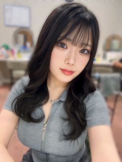 水無月 まな「きょうも出勤！」