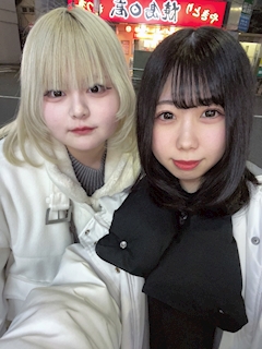 てぃな「初めてのシャンパン🍾🥂💚」