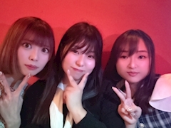 めい「3人で撮れました😊✨」