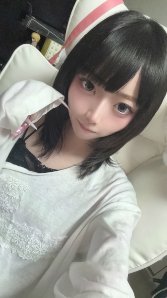 なお GIRLS BAR Fable 