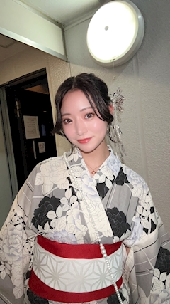 プロフィール写真3・楓|新橋キャバクラ キング・アンド・クイーン