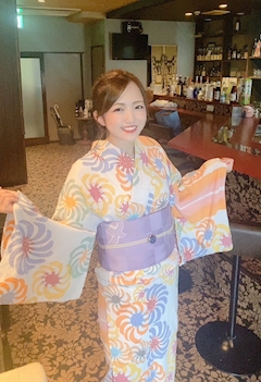 プロフィール写真2・まり｜スナック翔・ショウ - 長崎市・思案橋のスナック