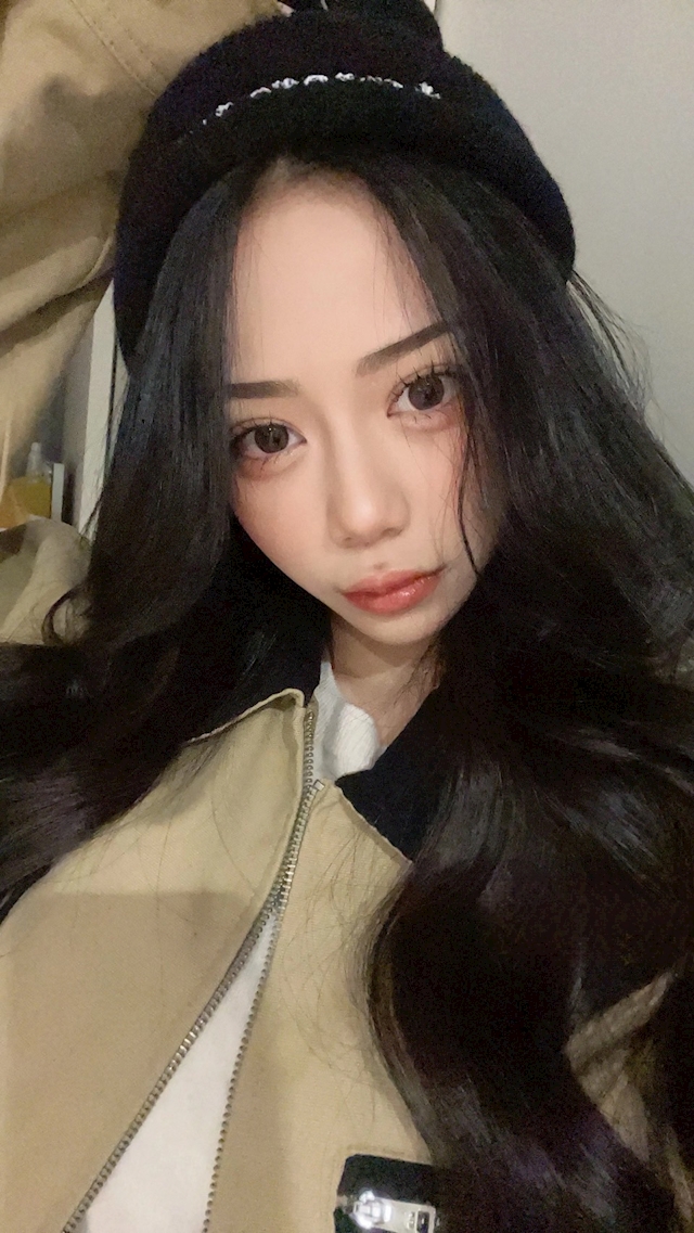 プロフィール写真3・冬月えま｜