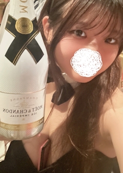 ともか「もう8月だよ✨️🐝」